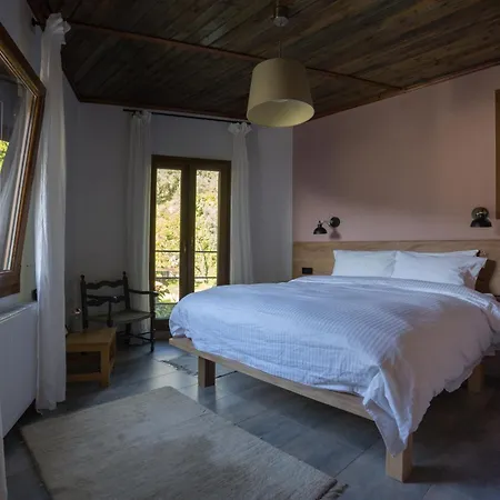 בית נופש Daria's Agioi Saranta