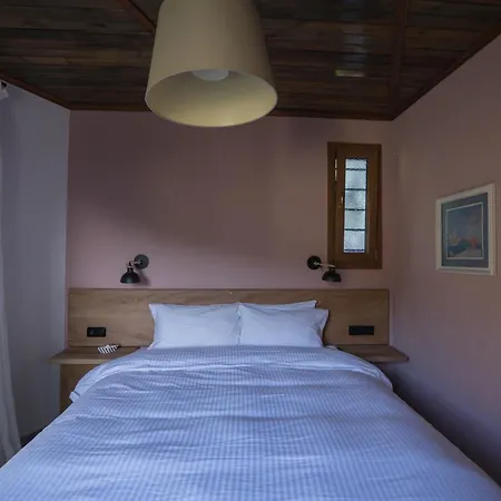 Daria's * Agioi Saranta