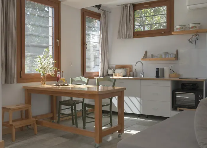 Daria's * Agioi Saranta