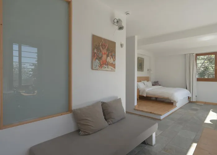 Daria's * Agioi Saranta