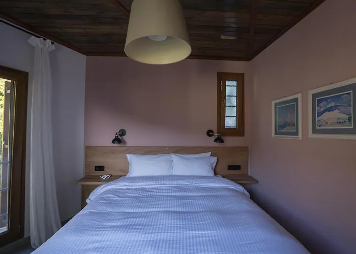 Daria's * Agioi Saranta